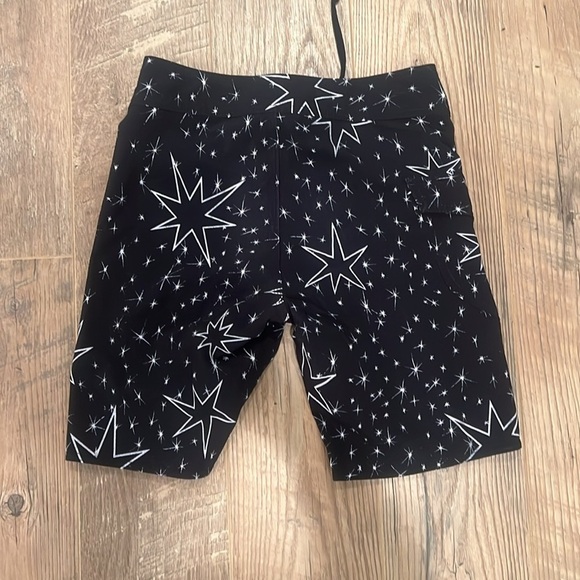 Volcom Boys Mod-Tech Black Star Designed Swim Shorts Size 12 - Picture 5 of 7